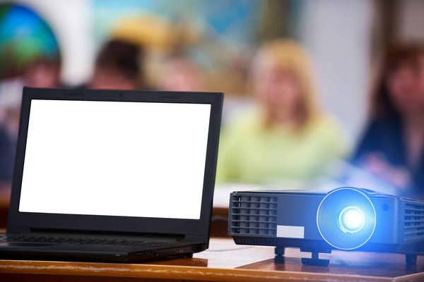 Augmenter la qualité de votre cadre professionnel grâce à des solutions d’intégration audiovisuelle personnalisées