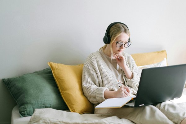 Boostez votre stratégie avec un consultante réseaux sociaux expert